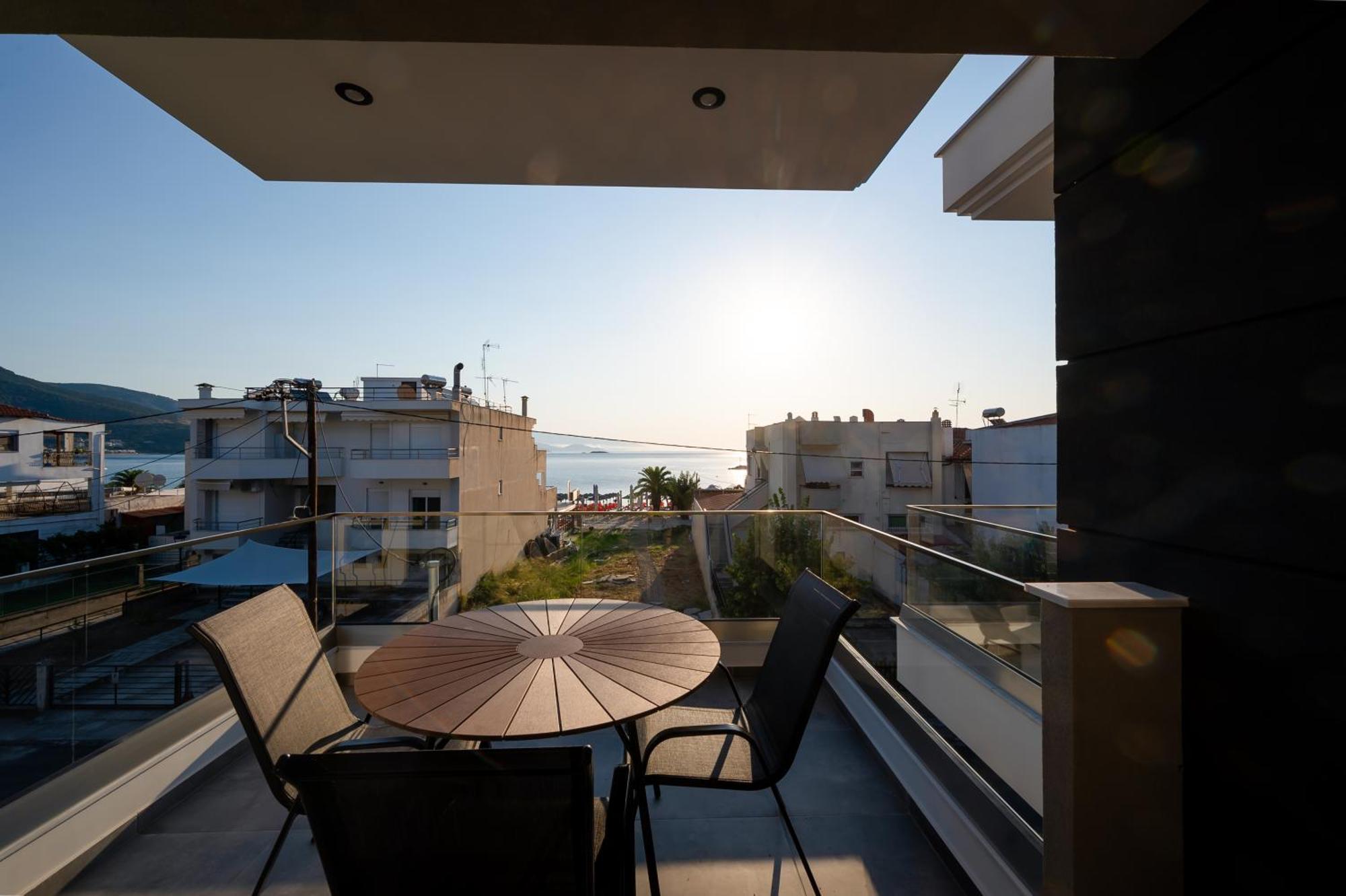 Nea Iraklitsa Blue Wave Luxury Suites חדר תמונה